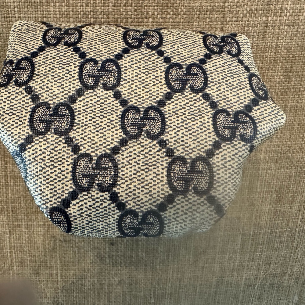 Vintage Gucci navy coin purse - Picture 3 of 4